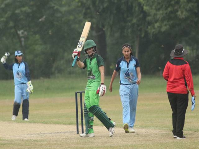 Six-wicket Aroob takes Challengers to easy win