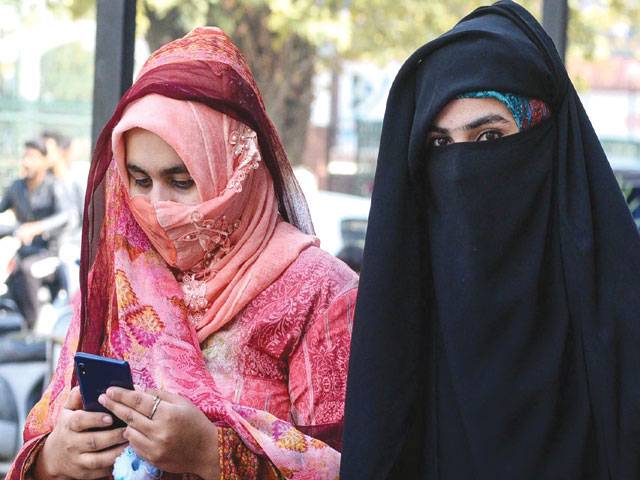 India partially restores phone services in Kashmir