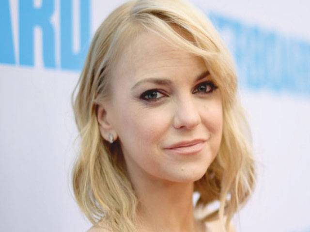 Anna Faris to play twins in Summer Madness