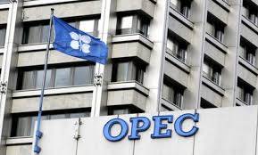 Russian oil output down in October, but misses OPEC deal target