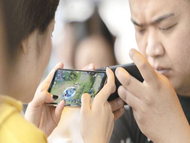 China imposes gaming curfew for minors