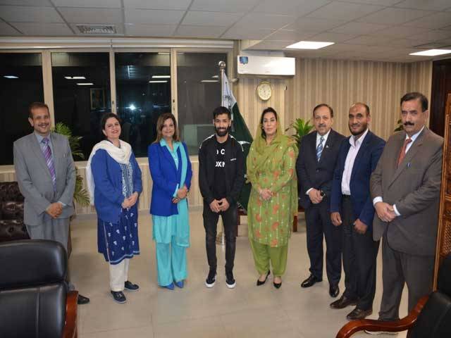 IPC Minister assures prizes for Waseem, Asif