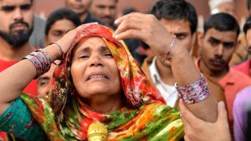 Dozens dead in Delhi bag factory fire