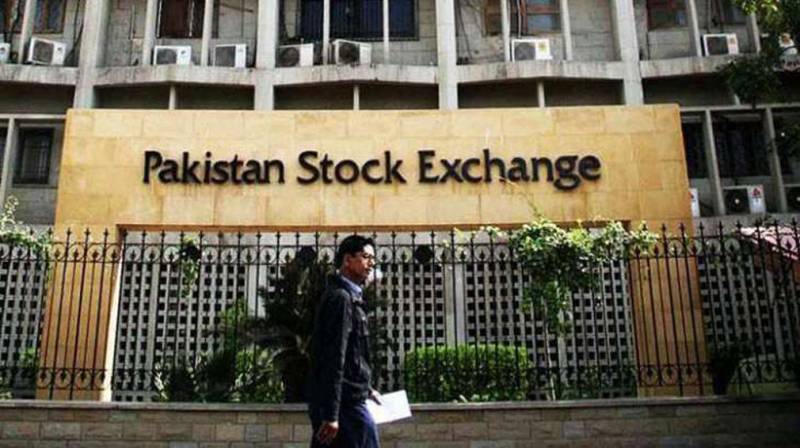 Stock exchange loses 824 points