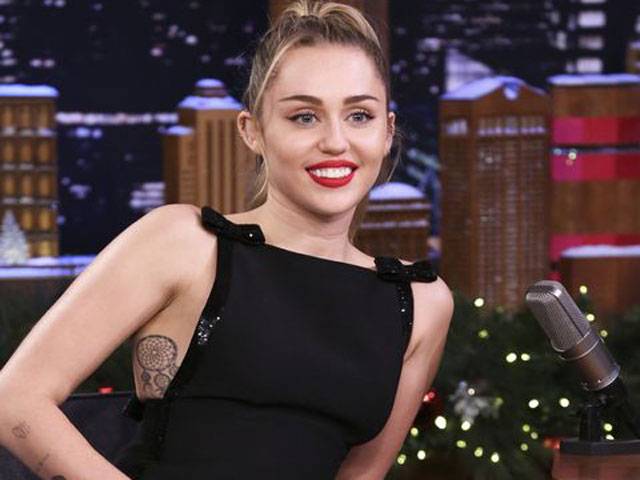 Miley urges people to ‘keep moving’ over festive season