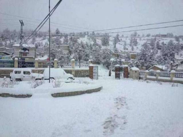 Quetta receives winter’s first snowfall