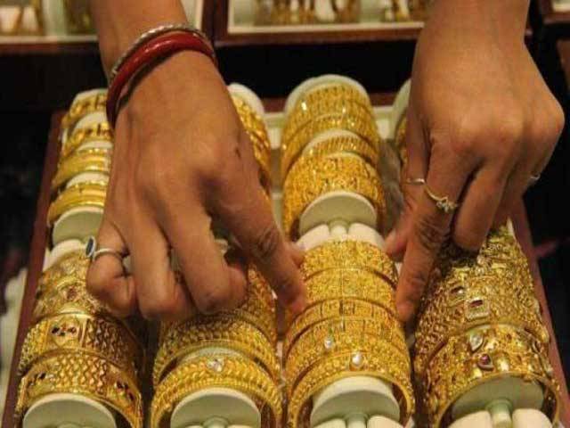 Gold price up by Rs800 per tola