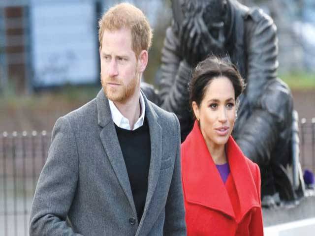 Harry and Meghan to drop royal titles 