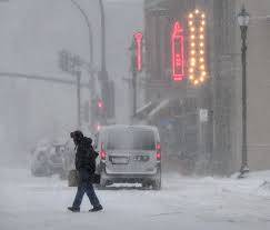 Winter storm brings heavy snow, ice to Chicago