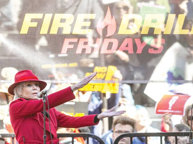 Jane Fonda brings climate change fight to LA 