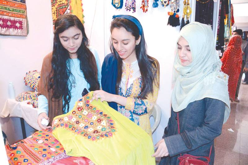 People throng Arts Council on last day of Hunarmand Crafts Mela
