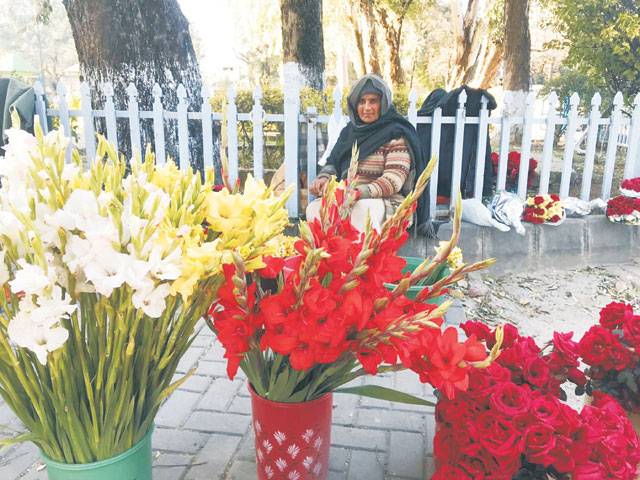 Flower vendors observe slight surge in business on Valentine’s Day