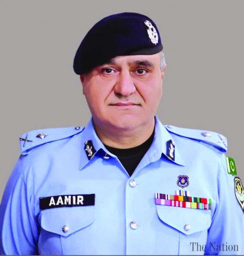 IGP pins badges of SSP rank to Dr. Ghwayas Gul