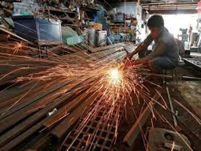 Pakistan manufacturing sector growth tumbles by 3 per cent