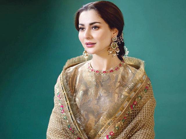 Gorgeous Hania Aamir spotted in ethnic attire