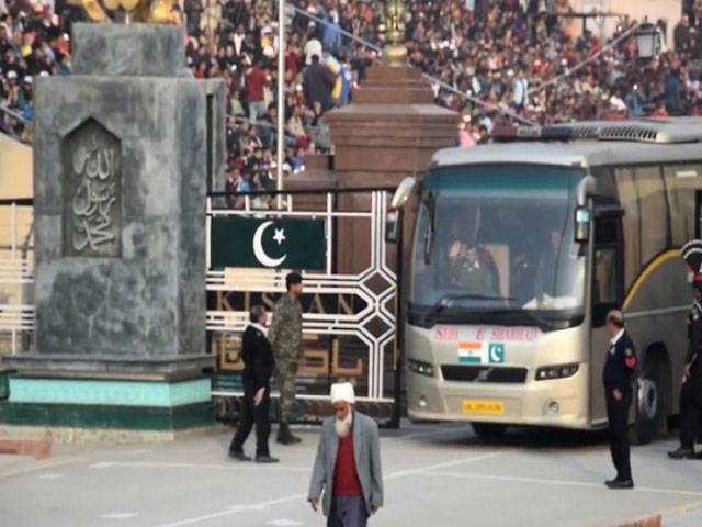 193 stranded Pakistanis return home from India via Attari-Wagah border