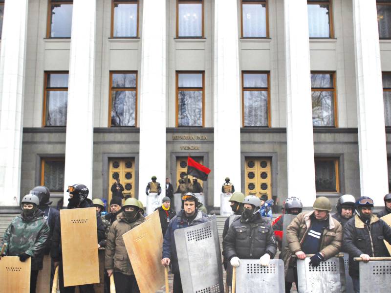 Ukraine protesters vent anger over police scandals