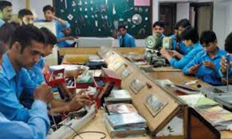 Tevta launches five e-learning courses across Punjab