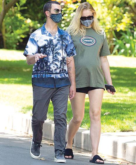 Sophie Turner & Joe Jonas step out for a masked stroll in LA