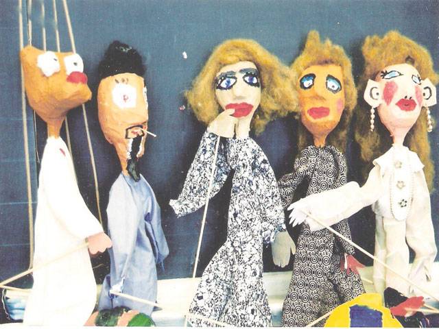 Weekly workshop on puppet making