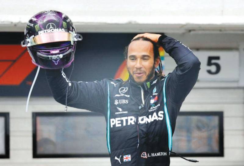 Hamilton wins in Hungary to take championship lead