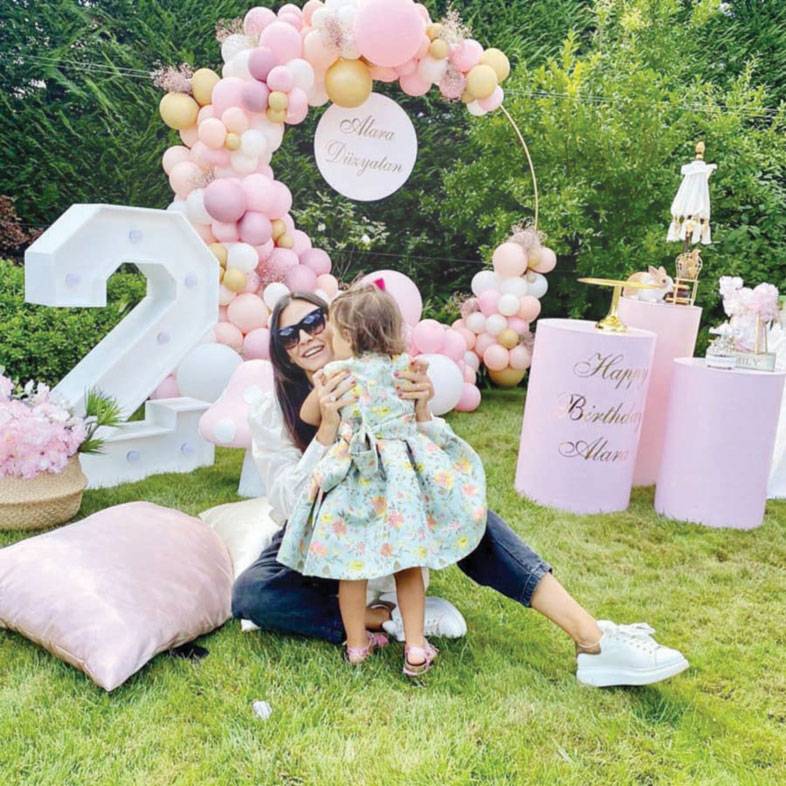 Turkish actor Engin celebrates daughter’s birthday with family