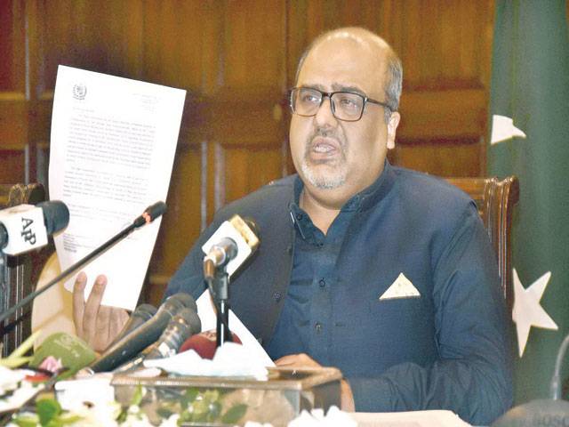 Govt seeks NAB’s help to bring Nawaz Sharif back