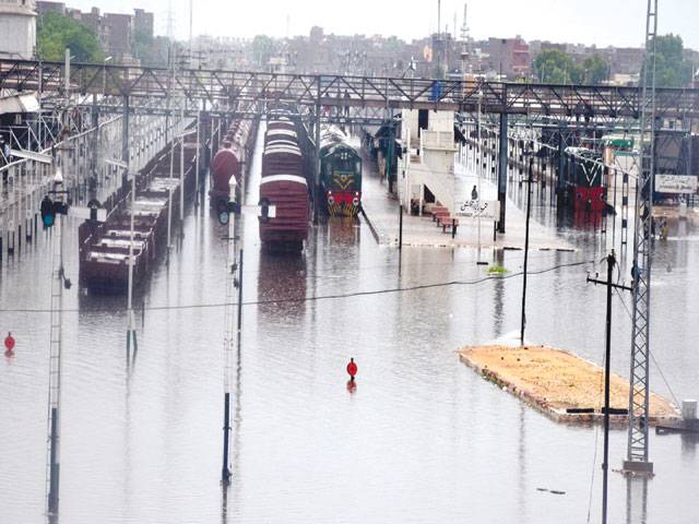 4 die as heavy rains disrupt routine life in port city