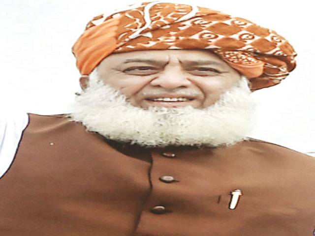 JUI-F chief prevails on Opp leaders to include resignations demand