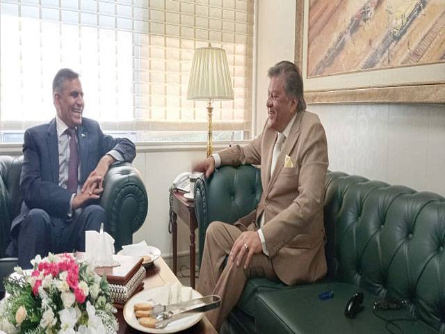 PHF President meets PIA CEO to discuss hockey revival