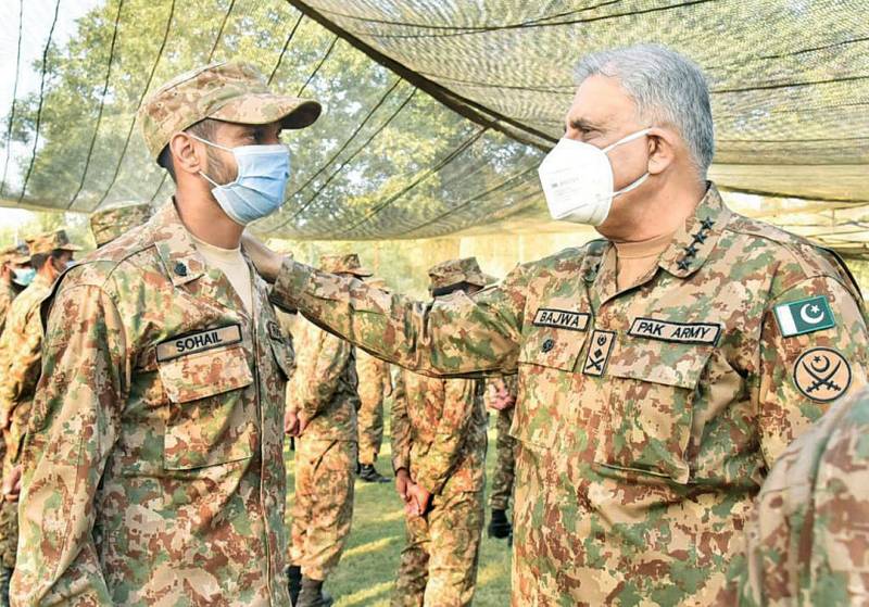 Army Chief visits forward areas, interacts with soldiers