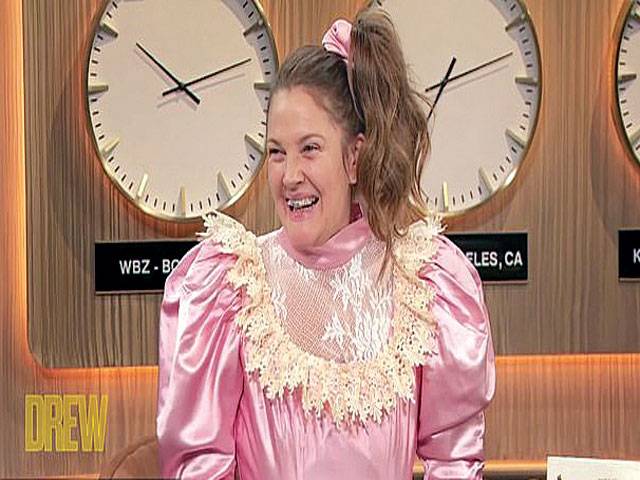 Drew Barrymore reprises Never Been Kissed role on her chat show