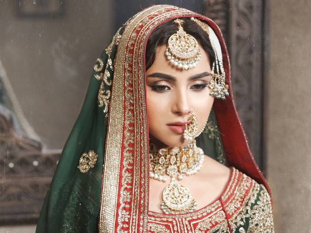 Nimra Khan looks regal in Diva’ni Pakistan’s masterpiece