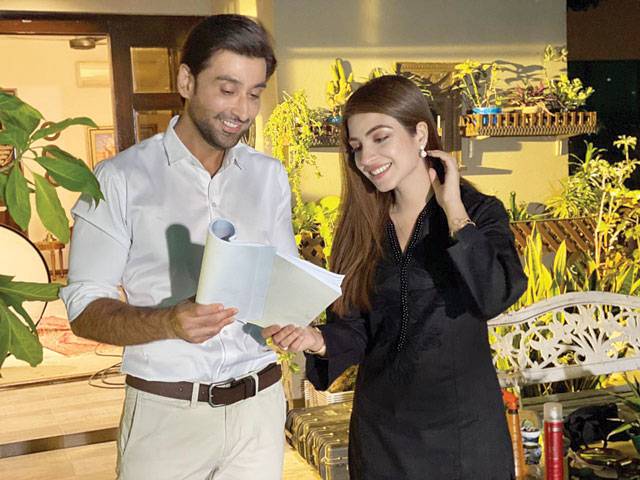 Kinza Hashmi signs another drama with Sami Khan
