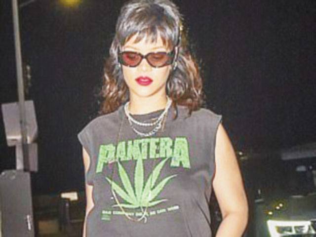Rihanna spotted in edgy hairstyle as she dines at Italian restaurant