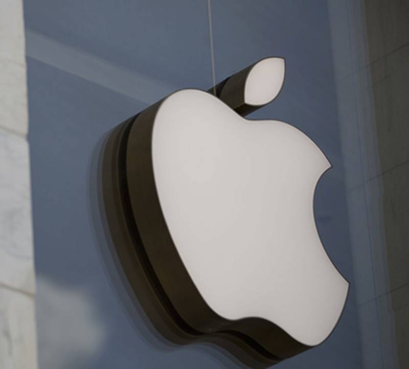 Apple security chief allegedly tried to bribe police with iPads