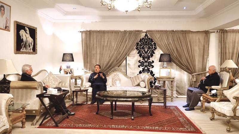 Jehangir Tareen visits Rehman Malik’s residence, condoles sister’s death