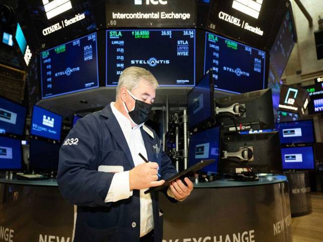 US stocks end mostly lower on grim Covid-19 news