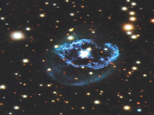 Hubble spies an unusual planetary nebula