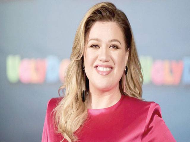Kelly Clarkson slays cover performance of Adele’s ‘Rolling in the Deep’