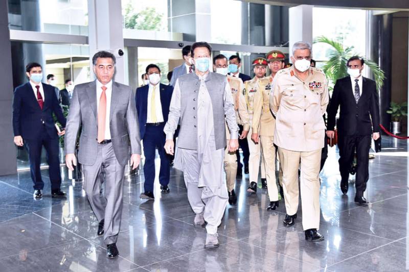 Civil, military leadership briefed on Afghanistan at ISI HQs