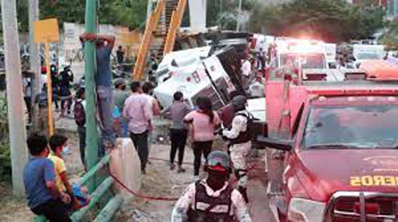 Mexico urges US migration rethink after horror crash kills 55
