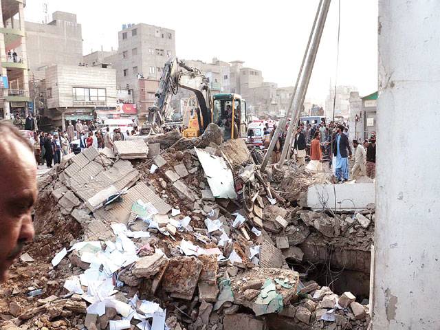 15 dead, several injured as gas blast levels Karachi building