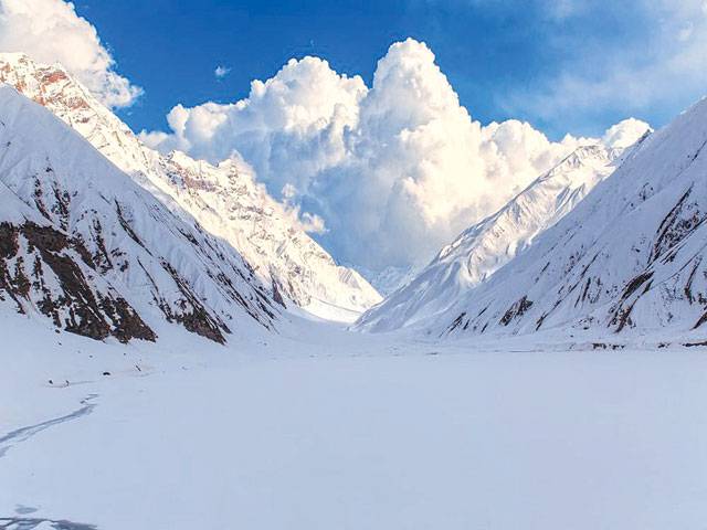Winter tourism shines in KP as Naran, Kaghan attract snowfall lovers 