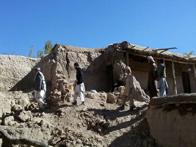 Rescuers search for survivors after deadly Afghan quakes
