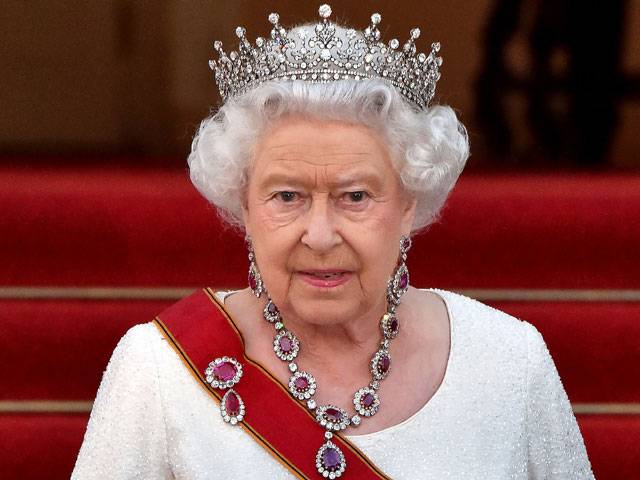 Queen Elizabeth II returns to duties after Covid scare