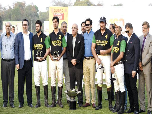 Guard Filter thrash Guard Rice in exhibition polo match