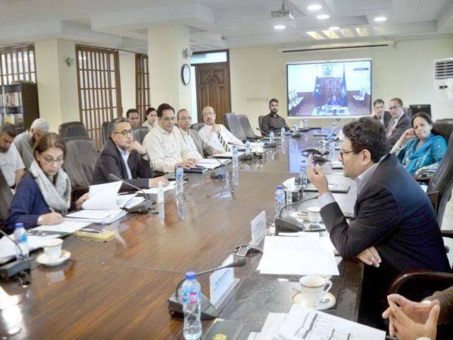 Govt approves massive subsidy of Rs55.48b for keeping oil prices unchanged