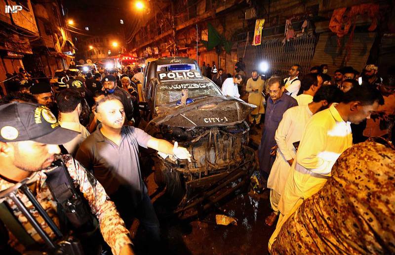 Woman dies, 11 injured in Karachi bomb blast