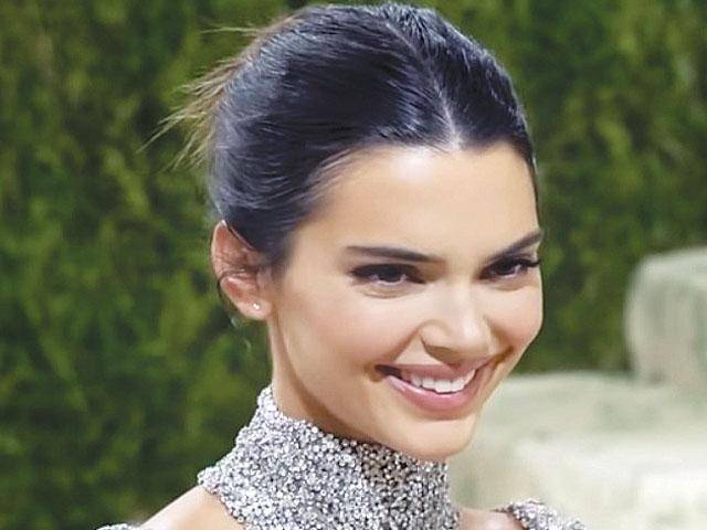 Kendall Jenner hits Italy with Devin Booker for Kourtney-Travis wedding